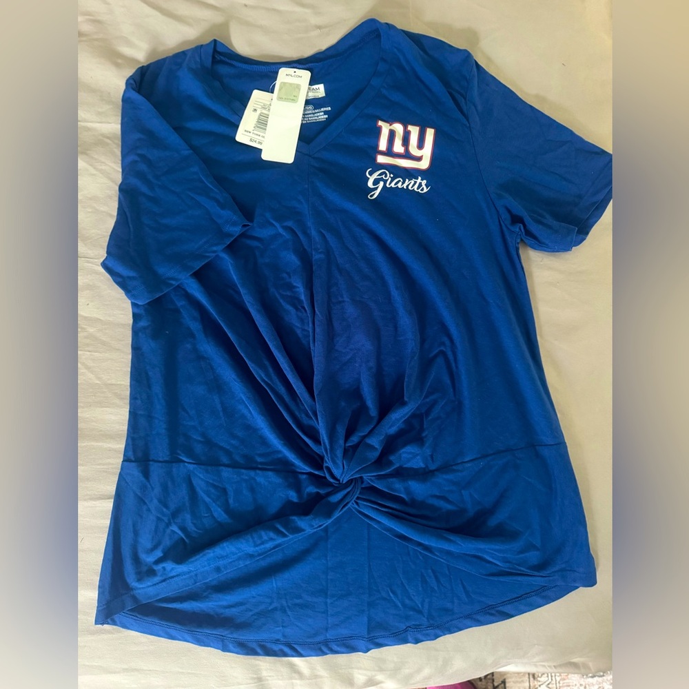 Women’s size large NFL NY Giants T shirt